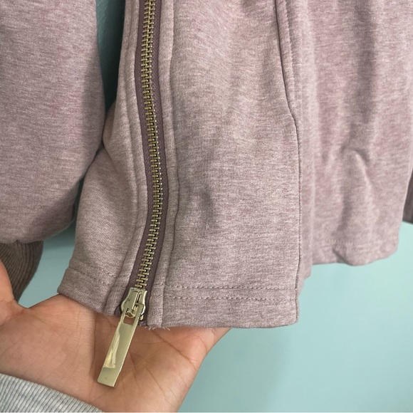 Varley Mock Neck Pullover Sweater Sweatshirt Light Purple Size Small - Picture 15 of 15